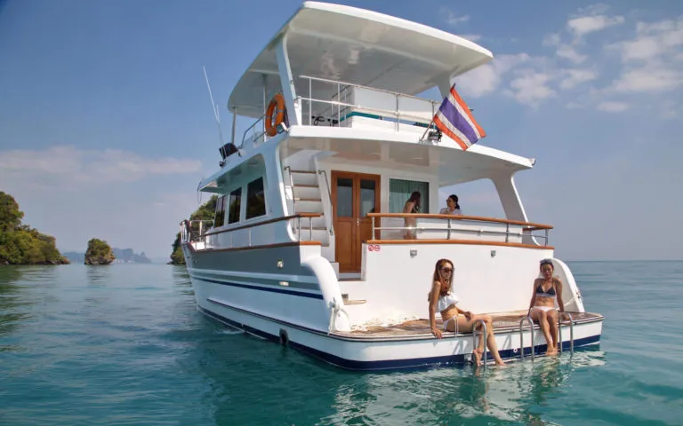 Яхта Grand Banks Sambuca 53ft до 20 гостей на Пхукете