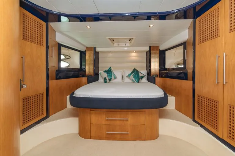 Riva 70 Aria Blue - 13