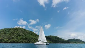 Fountaine Pajot 40 Coco — в бухте