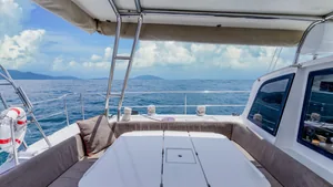 Fountaine Pajot 42 Tahaa — кокпит Fountaine Pajot 42 Tahaa — кокпит