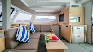 Fountaine Pajot Astrea 42 — saloon