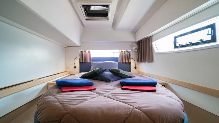 Fountaine Pajot Astrea 42 — double cabin