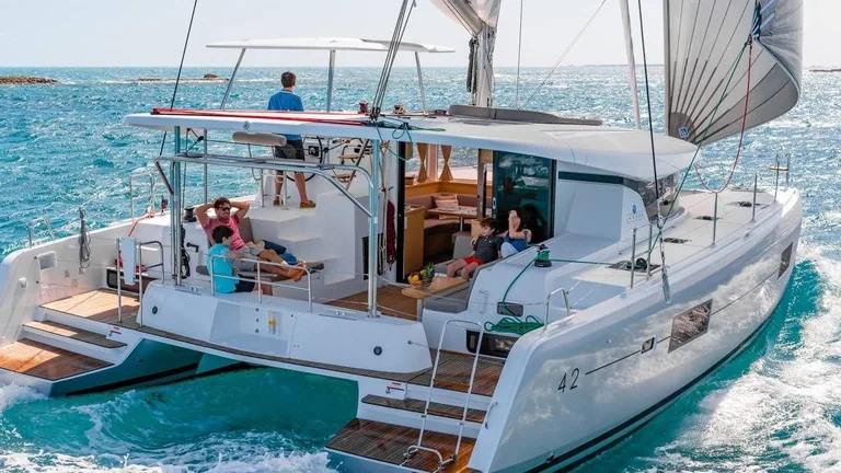 Lagoon 42 — sailing Lagoon 42 — sailing