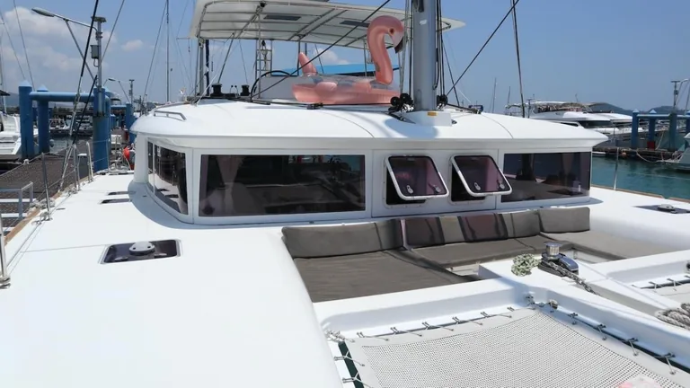 Lagoon 450 St Anna — bow