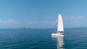 Lagoon 56 OO7 — под парусом