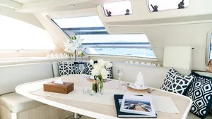 Leopard 47 Myra — салон