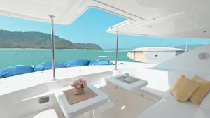 Leopard 51 Se La Vie — flybridge lounge Leopard 51 Se La Vie — flybridge lounge