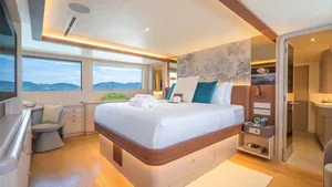 Westport 130 Sea Bear — мастер-каюта Westport 130 Sea Bear — мастер-каюта